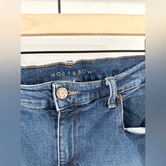Mott & Bow Boyfriend Jeans Size 32 - Picture 5 of 6